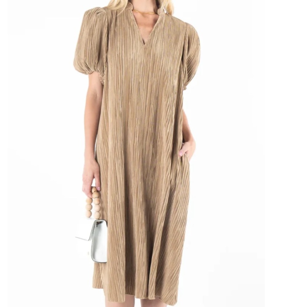New With Tags Emily McCarthy Hampton Midi Dress in Lark, Size XS (runs bigger)